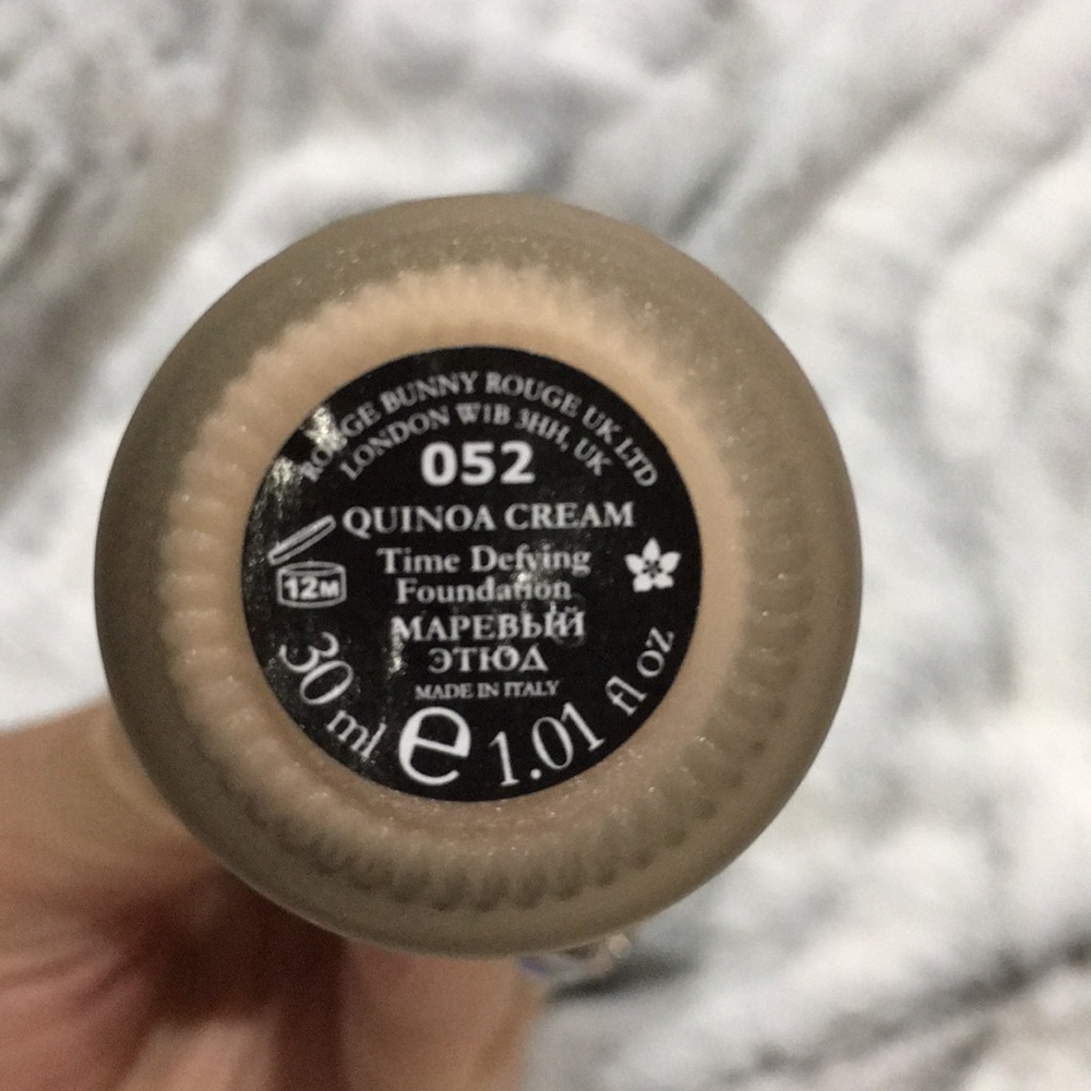 Rouge Bunny Rouge’s face primer and foundation - Picture 2 of 3